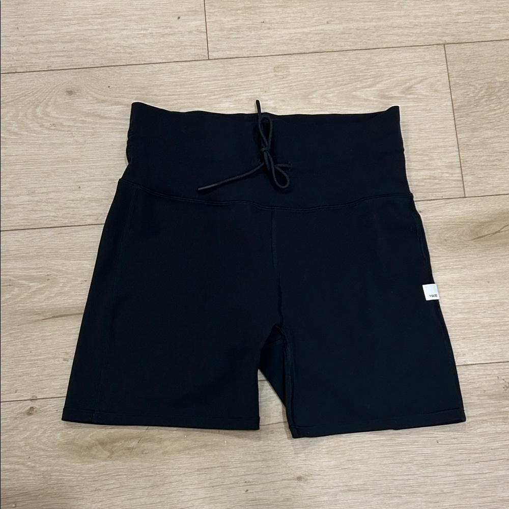Vuori Black Women's Bike Shorts